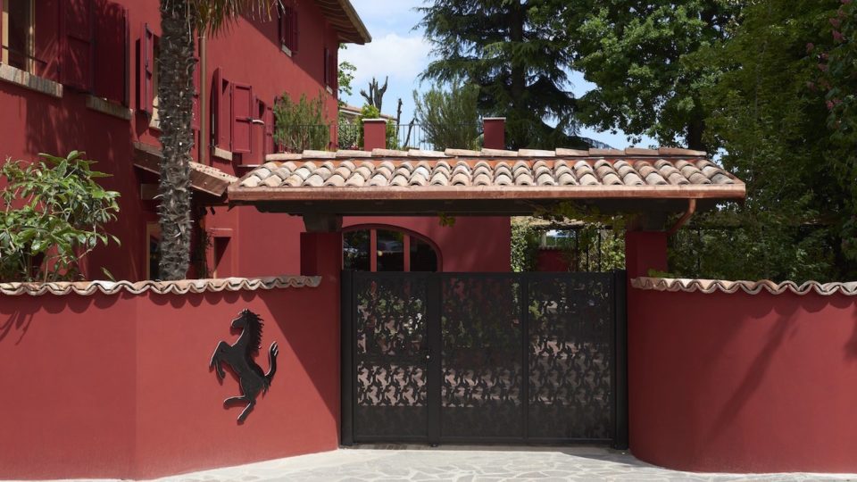 Fachada restaurante Ferrari