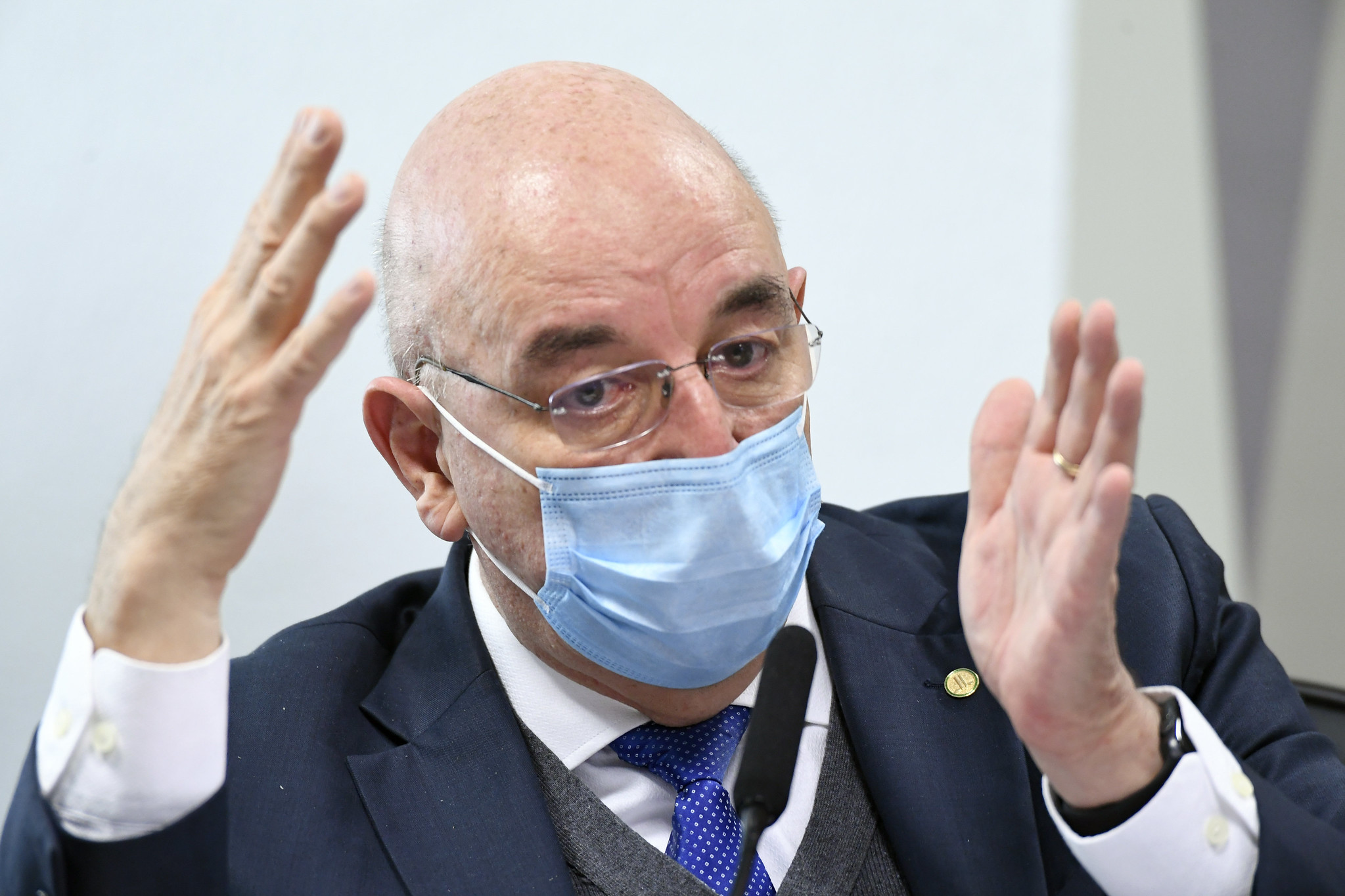 Deputado federal Osmar Terra (MDB-RS) rejeitou o rótulo de negacionista no depoimento à CPI.