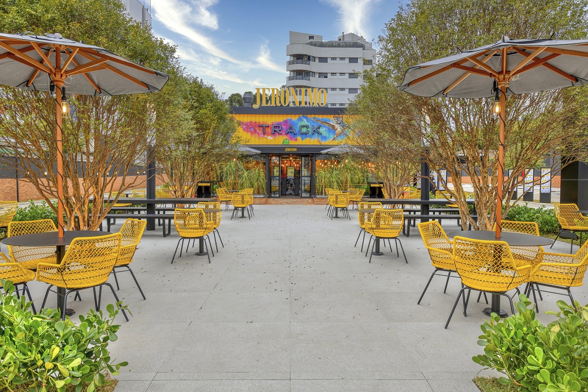 O Jeronimo Track funciona em um container.