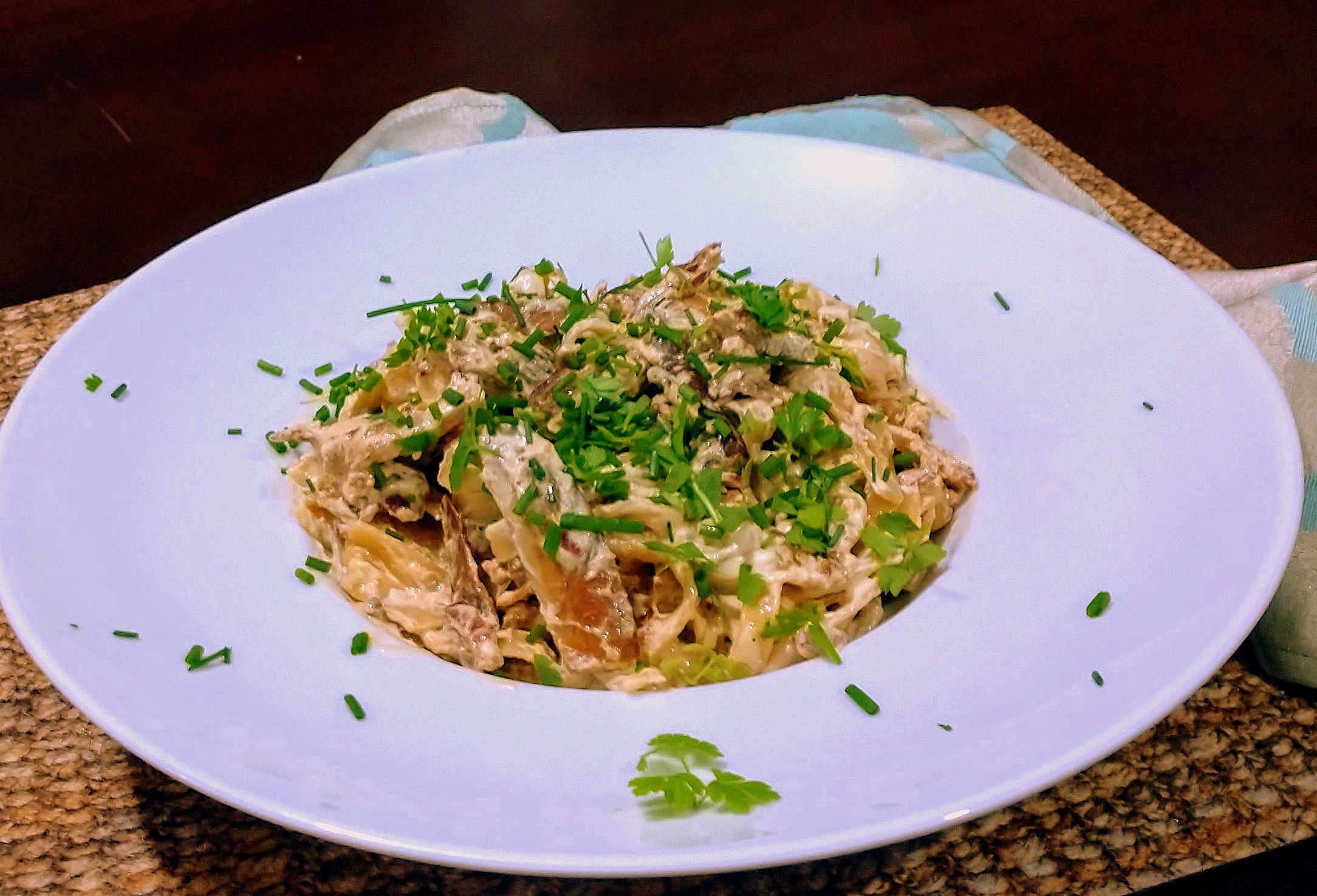 Tagilatelli com tiras de Porcini, presunto cru e creme de leite. Tagilatelli com tiras de Porcini, presunto cru e creme de leite.