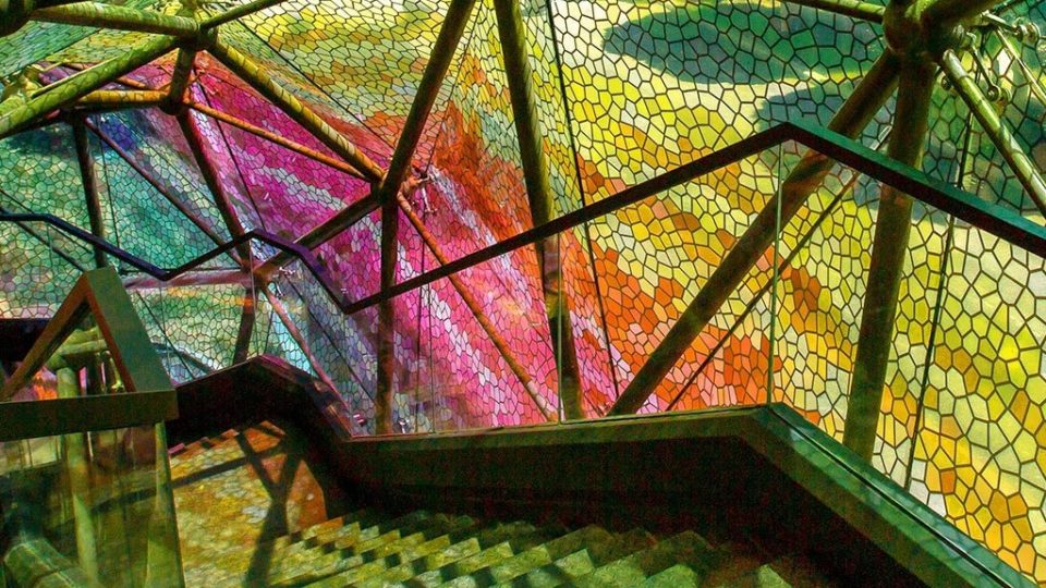 Inscrições abertas para um dos mais influentes prêmios de arquitetura, design e decoração Um dos vencedores da categoria de arquitetura da última edição é o projeto Open Village, do arquiteto Shimu Yang, que transforma um lugar sem função em um cinema, com passagens bem atrativas.