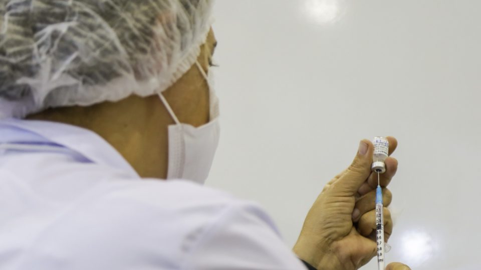 Vacinação em Curitiba inclui pessoas com 47 anos nascidas no 1º semestre; confira Vacinação Covid-19.