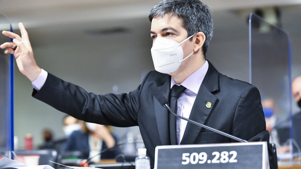CPI da Covid decide acionar a PGR para investigar suposta prevaricação de Bolsonaro CPI Randolfe