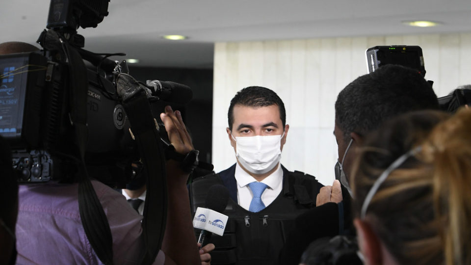 Acusar é fácil, mas cadê as provas Em depoimento à CPI da Covid, o deputado Luis Miranda (DEM-DF) disse que o presidente Jair Bolsonaro citou Ricardo Barros como o responsável por um suposto esquema na compra da vacina Covaxin.