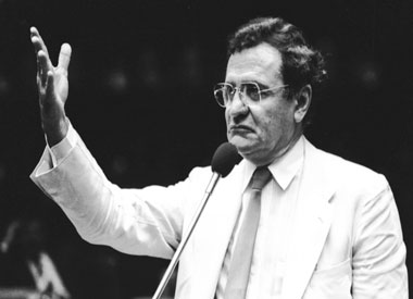 Morre o ex-senador José Paulo Bisol, que concorreu a vice na chapa de Lula em 1989 José Paulo Bisol, na época em que estava no Congresso Nacional.