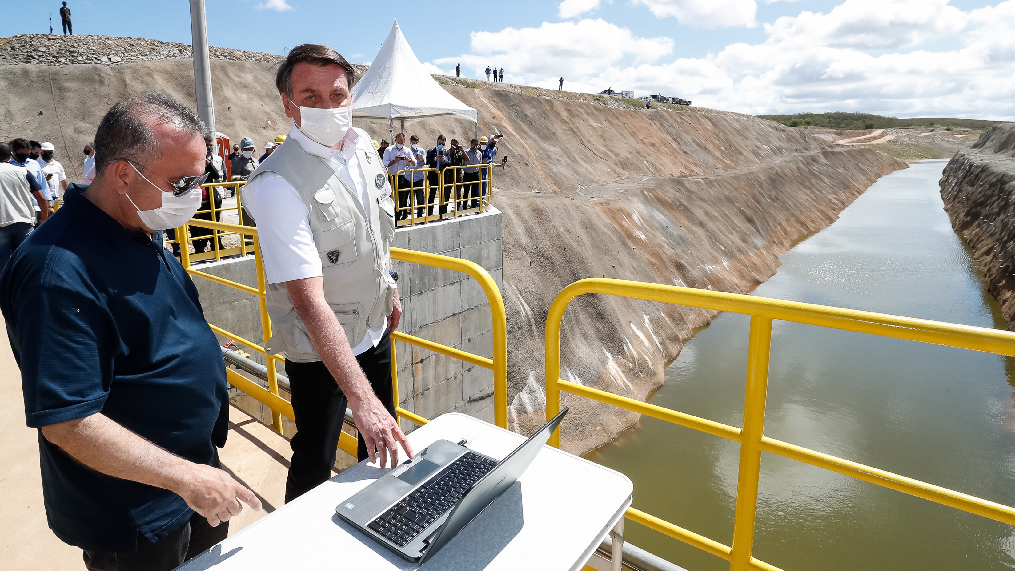 Como Bolsonaro, Lula e as eleições ameaçam o teto de gastos