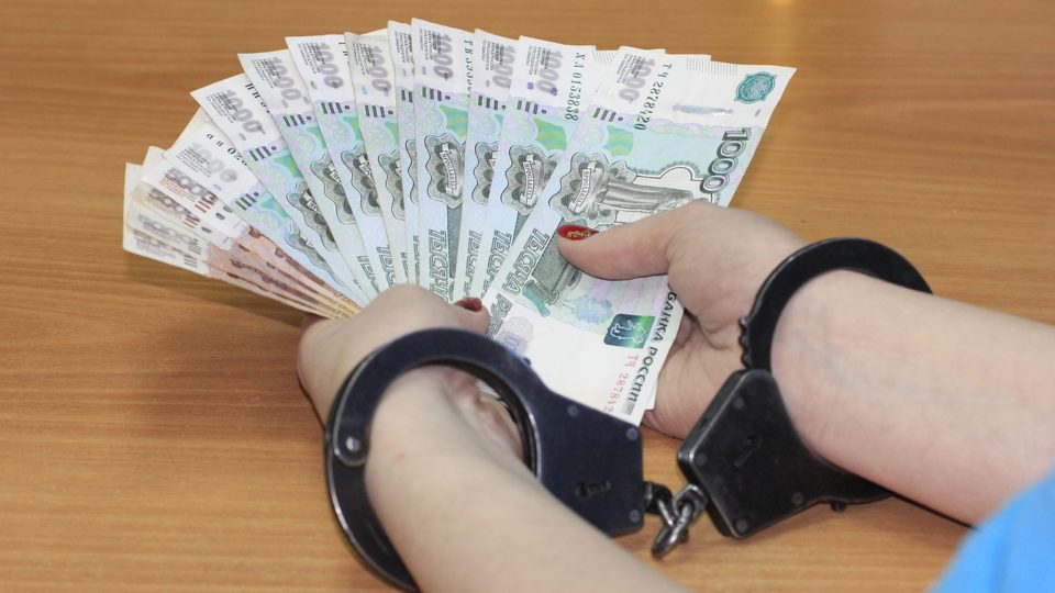 Corrupção agride, paralisa e mata A corrupção como modelo de negócio está com seus dias contados. A governança do roubo e da delinquência será um suicídio político e empresarial.