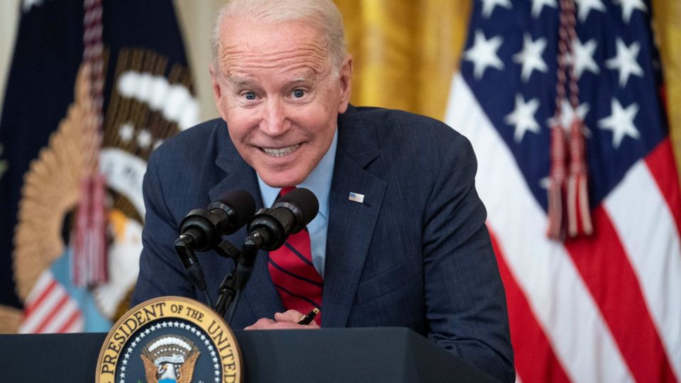 3 vezes em que o governo Biden se rendeu à realpolitik O presidente dos Estados Unidos, Joe Biden, fala na Casa Branca sobre acordo bipartidário feito no Senado americano para um plano de infraestrutura, 24 de junho