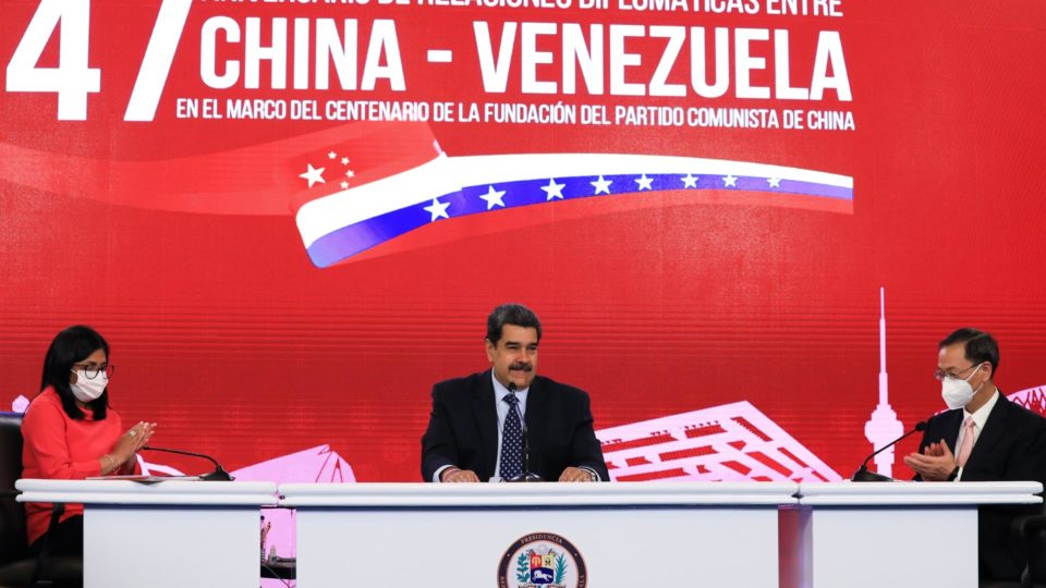 Maduro: “Venezuela e China estão mais unidas do que nunca”. Relembre alguns pontos desta relação O ditador da Venezuela, Nicolás Maduro, disse que o seu país e a China estão “mais unidos do que nunca”