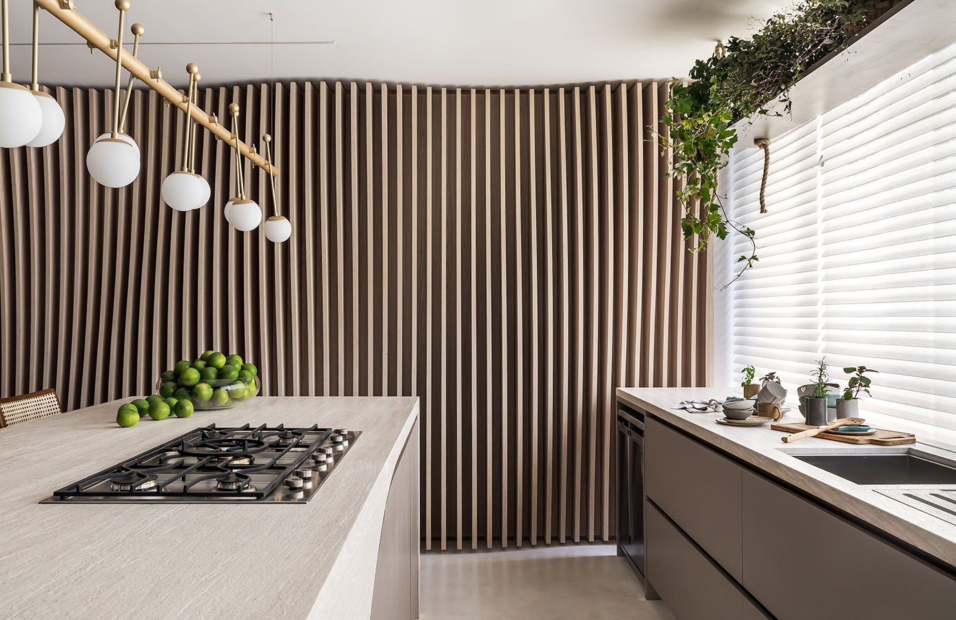 Cozinha assinada pela arquiteta Alessandra Gandolfi.