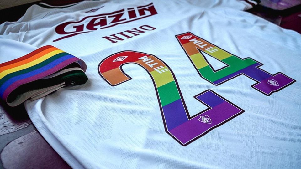 Por que a CBF não usa o número 24 no uniforme do Neymar O tirânico movimento LGBT está tão preocupado com a discriminação ao simpático número 24 que resolveu judicializá-lo.
