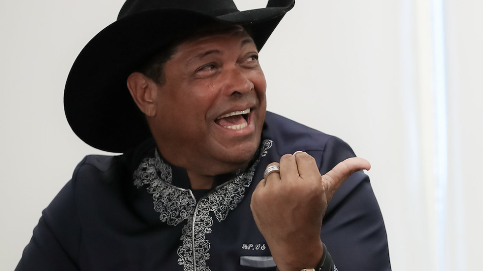 Inteligentinhos acham ruim que Valdemiro Santiago tome vacina contra Covid Valdemiro Santiago decide tomar vacina e é criticado