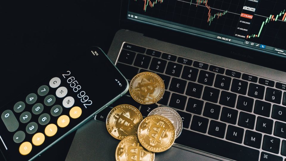 Gestora cria criptomoeda para investir em startups Gestora cria token de ‘venture capital’ para startups brasileiras