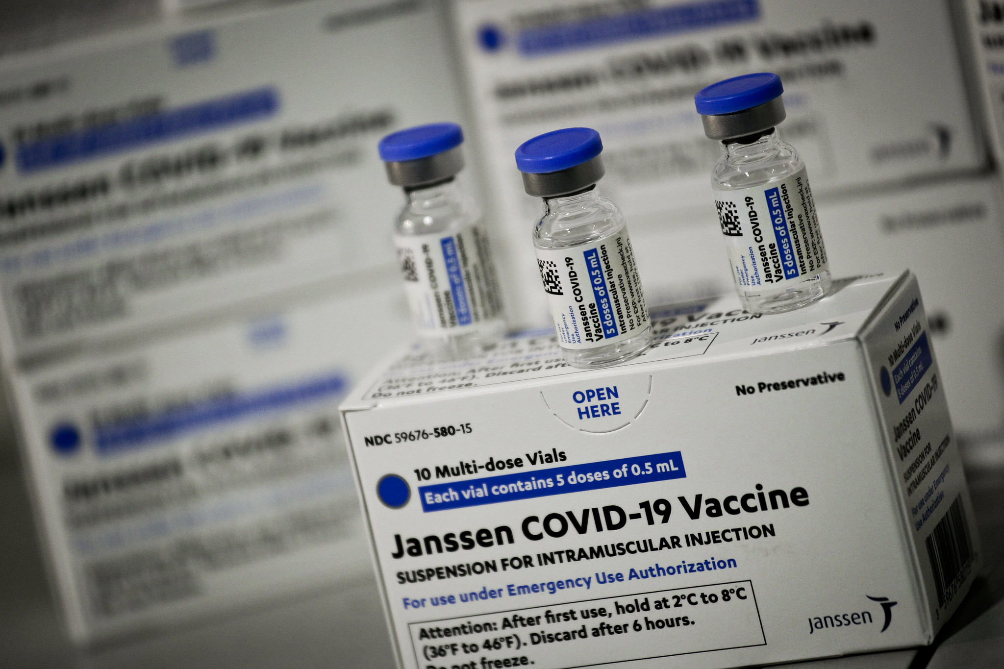 Distrito Federal suspende 40 mil doses da vacina Janssen que chegaram congeladas
