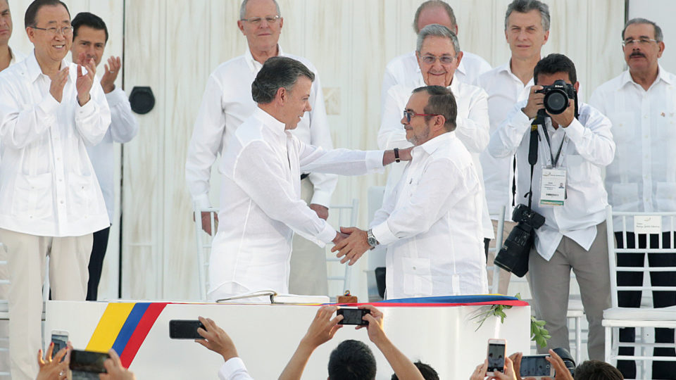 Como a Colômbia reabilitou as Farc e o que isso tem a ver com o Brasil Acordo de paz entre o governo colombiano e as Farc: em busca por um impossível “perdão coletivo”, a Colômbia reabilitou as Farc e sofre as consequências.