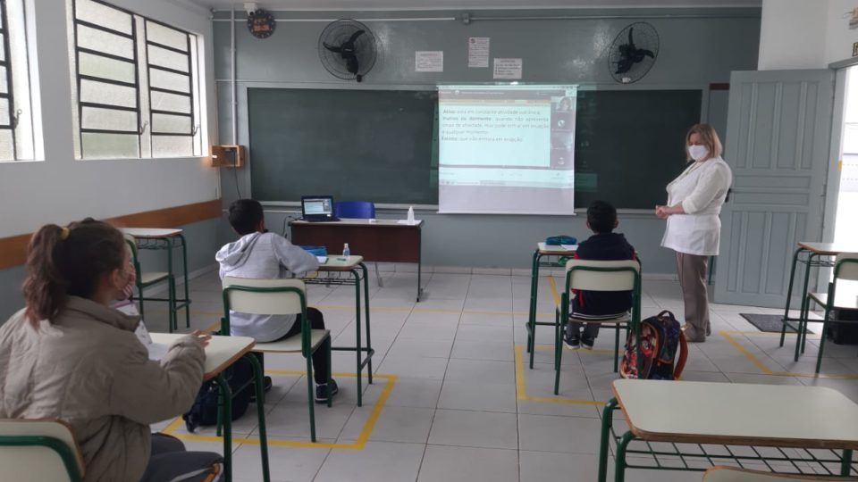 Retorno das aulas presenciais chega a 50% das escolas da rede estadual Retorno das aulas presenciais chega a 50% das escolas da rede estadual