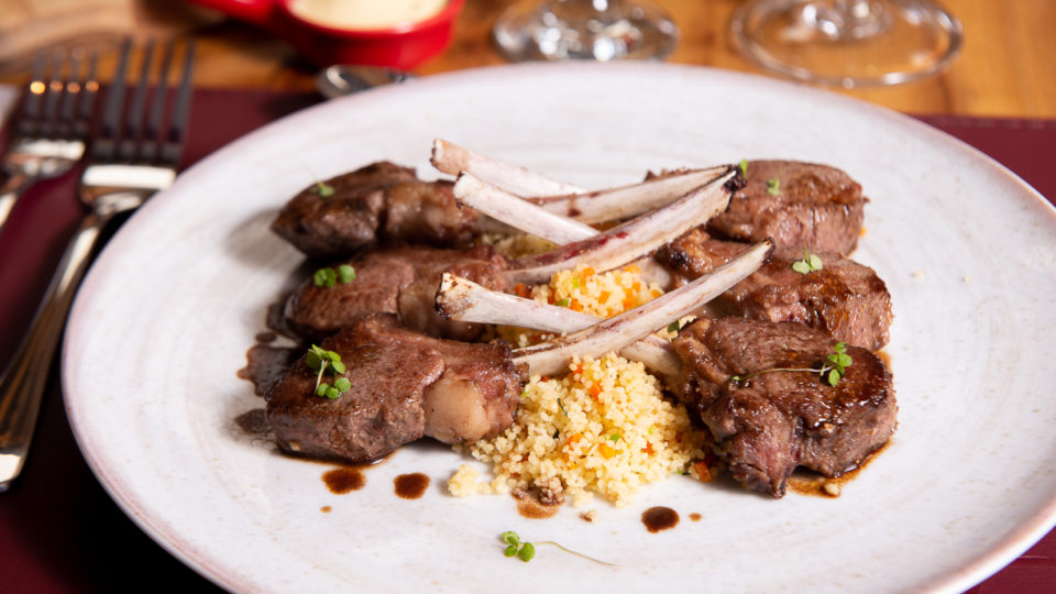 Frères: comida afetiva internacional é a inspiração do novo restaurante de Curitiba comida afetiva curitiba
