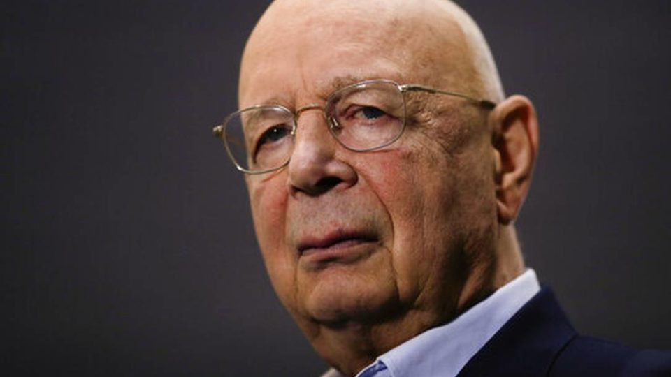 O Grande Reset alimentar: o que realmente está em jogo Klaus Schwab está de olho no seu bife