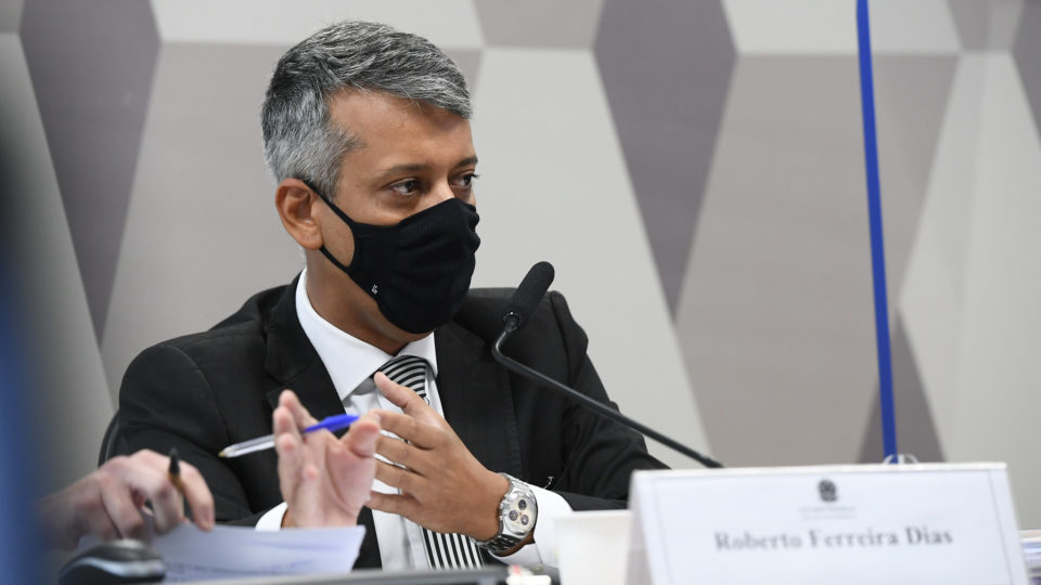 O servidor Roberto Dias, que depõe à CPI da Covid