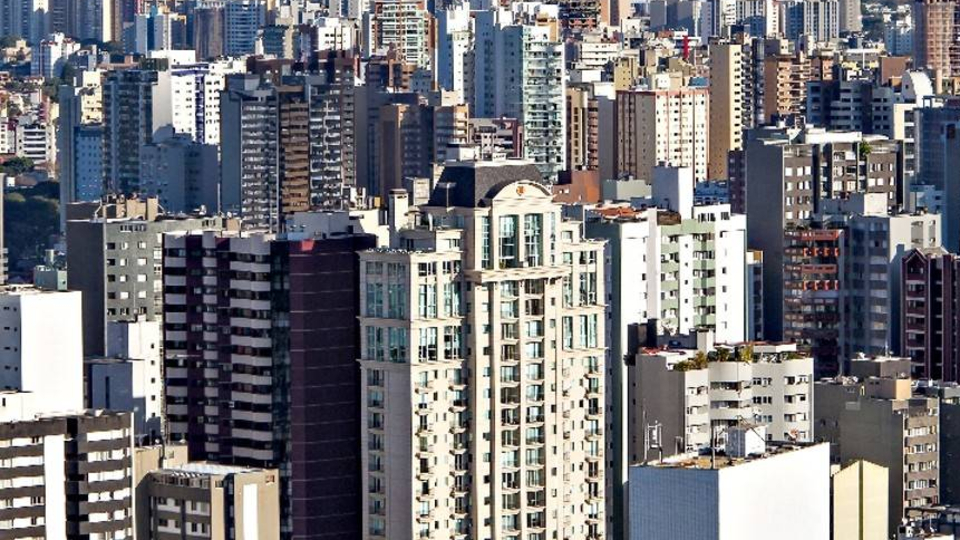 Setor imobiliário prevê carga maior e alta de preços com novo Imposto de Renda Aumento de carga tributária deve elevar preços dos imóveis, segundo o Secovi-SP.