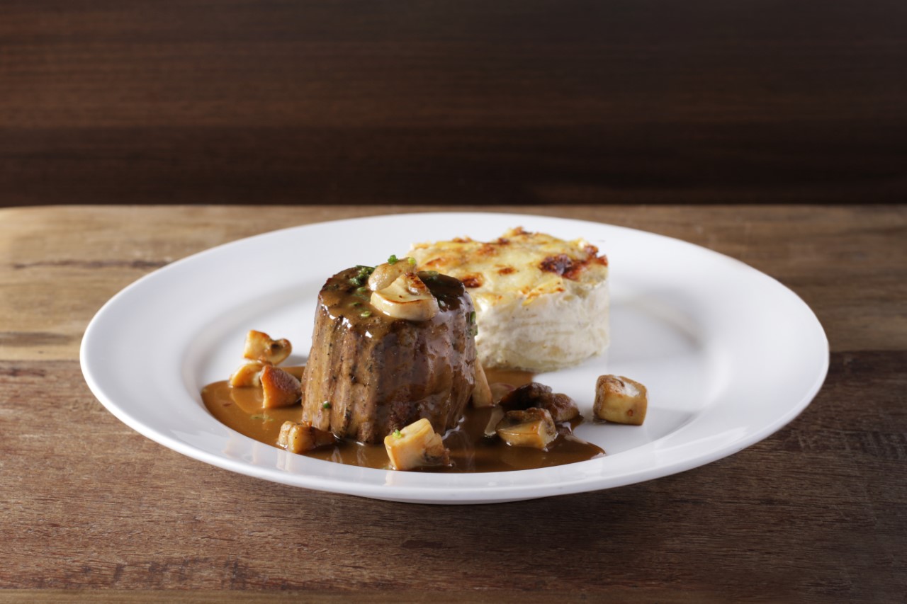 Prato de Tournedos roquefort no restaurante L&#8217;Épicerie