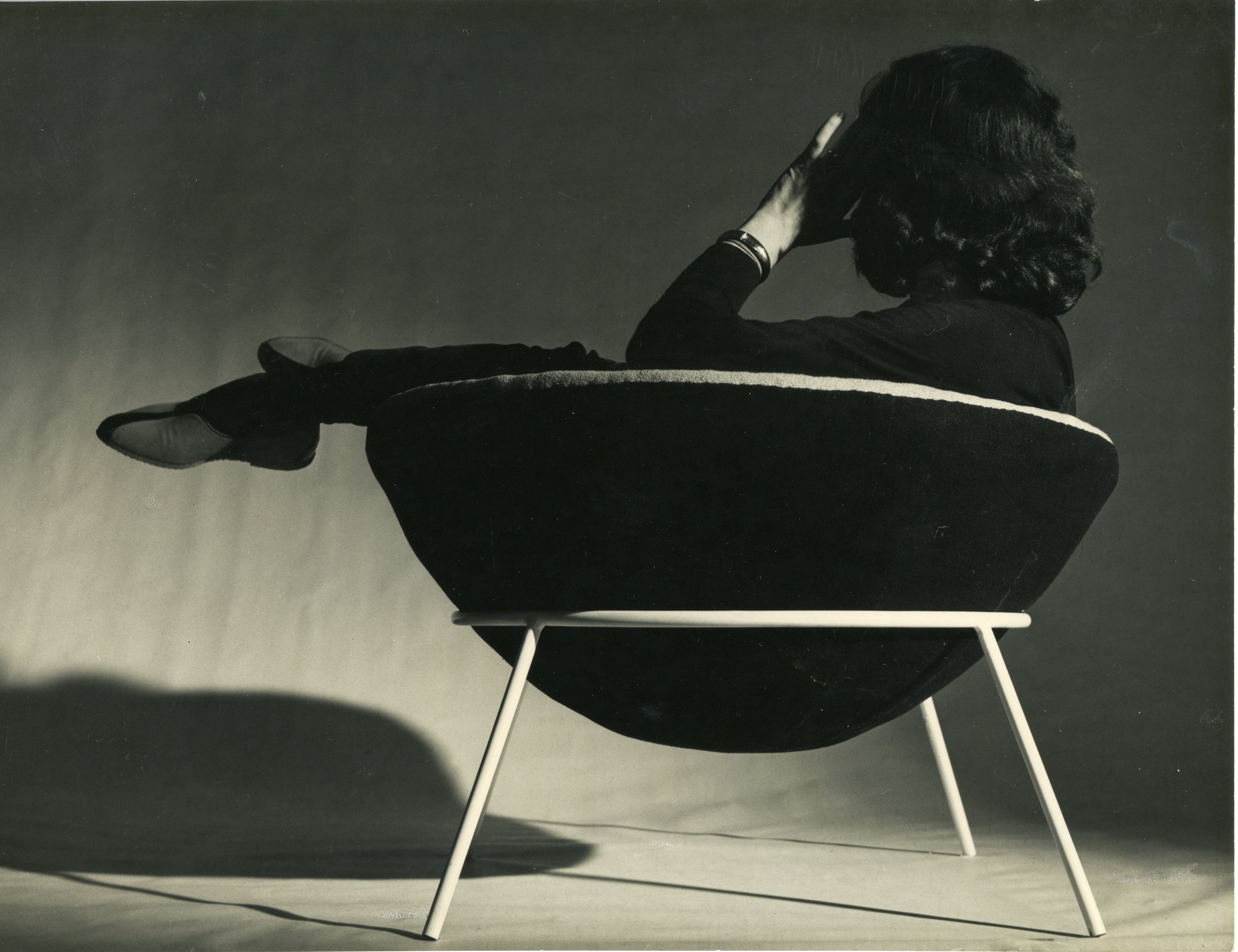 Poltrona Bowl, criada por Lina Bo Bardi em 1950. Poltrona Bowl, criada por Lina Bo Bardi em 1950.