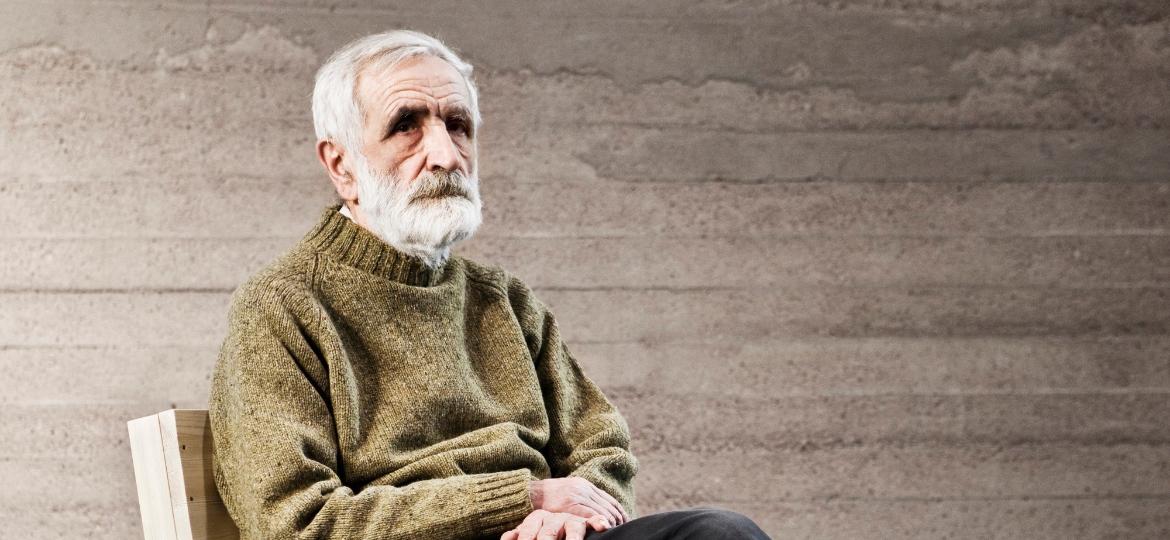 O designer Enzo Mari teve peças de destaque, como a bandeja Putrella, a cadeira Delfina e cadeira Mariolina. O designer Enzo Mari teve peças de destaque, como a bandeja Putrella, a cadeira Delfina e cadeira Mariolina.