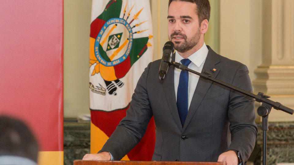 Estados e municípios podem ou não legislar sobre educação domiciliar? Governador do RS vetou lei sobre educação domiciliar