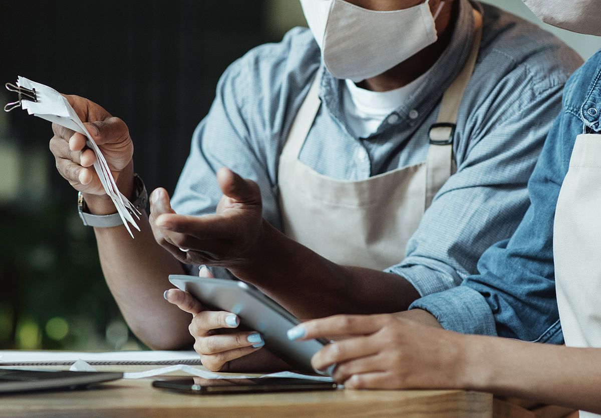 Embora a confiança esteja melhorando mês a mês, a recuperação do caixa dos restaurantes ainda vai demorar.