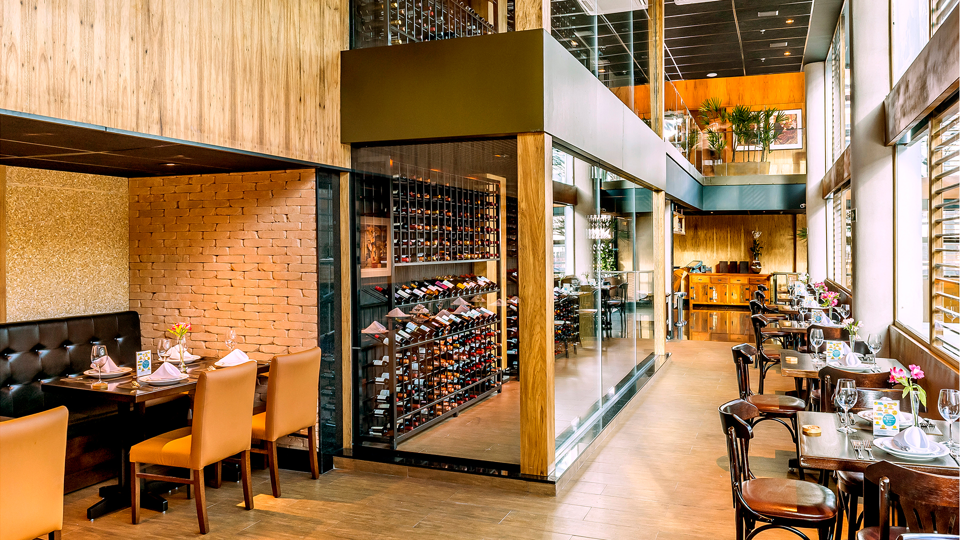 Restaurante Coco Bambu Conceito, no ParkShopping Barigui, também tem a opção de happy hour, das 17 às 20 horas