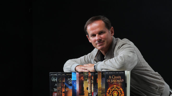 José Rodrigues dos Santos: história de sucesso do Dan Brown português - Vimarsana News