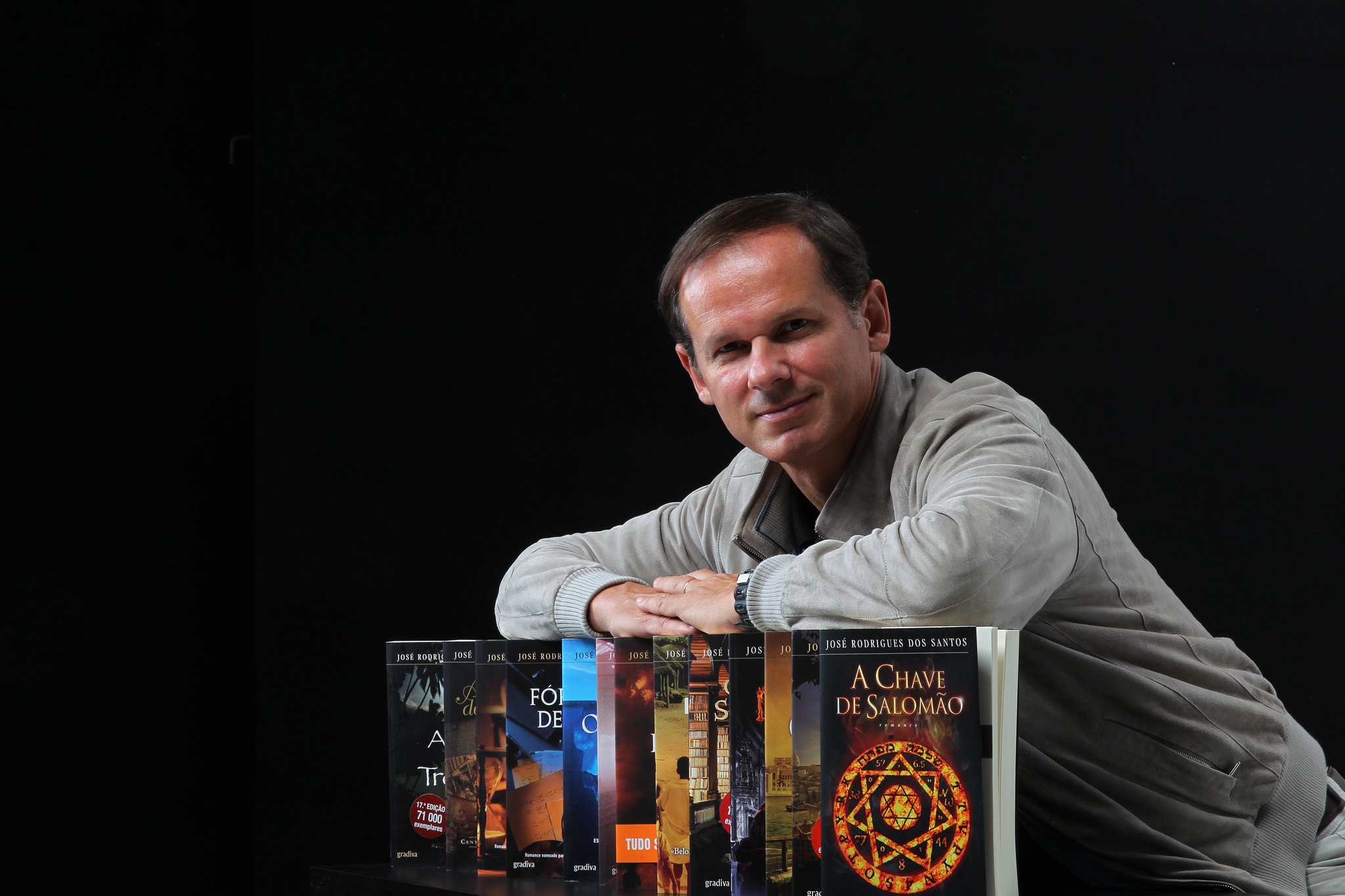 O escritor português José Rodrigues dos Santos