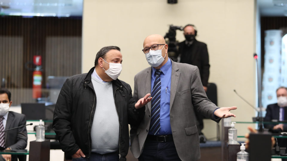 PEC da Ferroeste tem trâmite acelerado, mas “pegadinha” preocupa deputados Hussein e Romanelli
