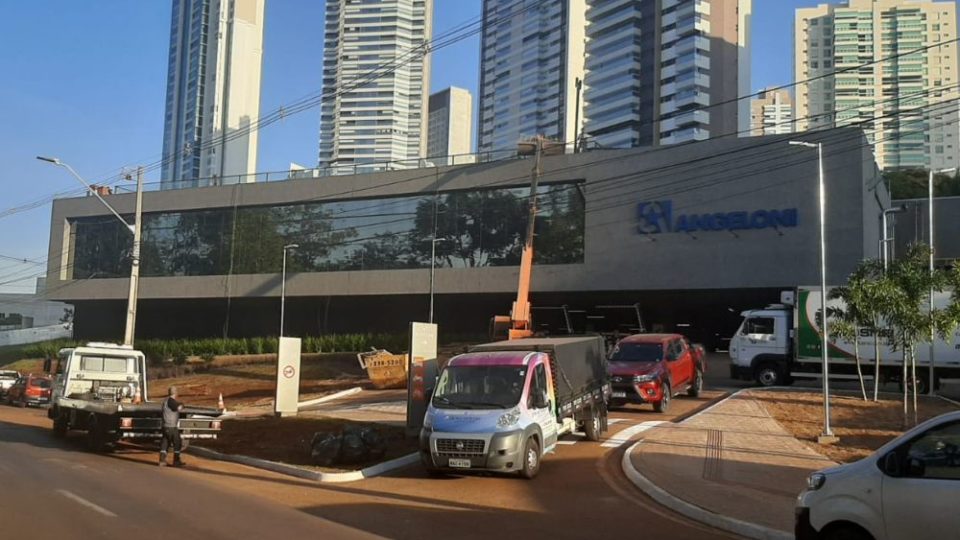 Angeloni avança pelo interior do Paraná com nova loja de R$ 65 milhões Angeloni avança pelo interior do Paraná com nova loja de R$ 65 milhões