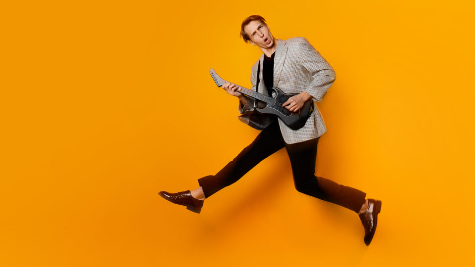 O “negacionismo” de Marcelo Nova e a crise da imprensa Homem com guitarra
