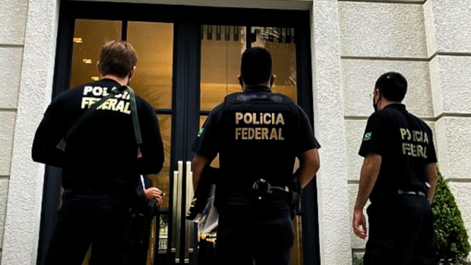 PF cumpre mandados na RMC e em outros dois estados contra grupo que vendia drogas em redes sociais PF cumpre mandados na RMC e em outros dois estados contra grupo que vendia drogas em redes sociais