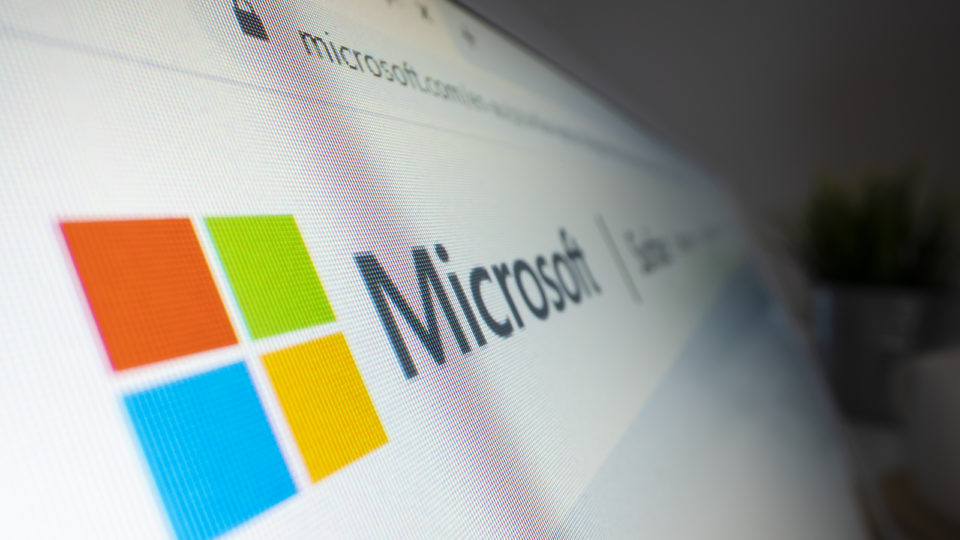 China esteve por trás de ciberataque contra Microsoft, dizem EUA, UE e Reino Unido Visualização em close do logotipo da Microsoft em seu site