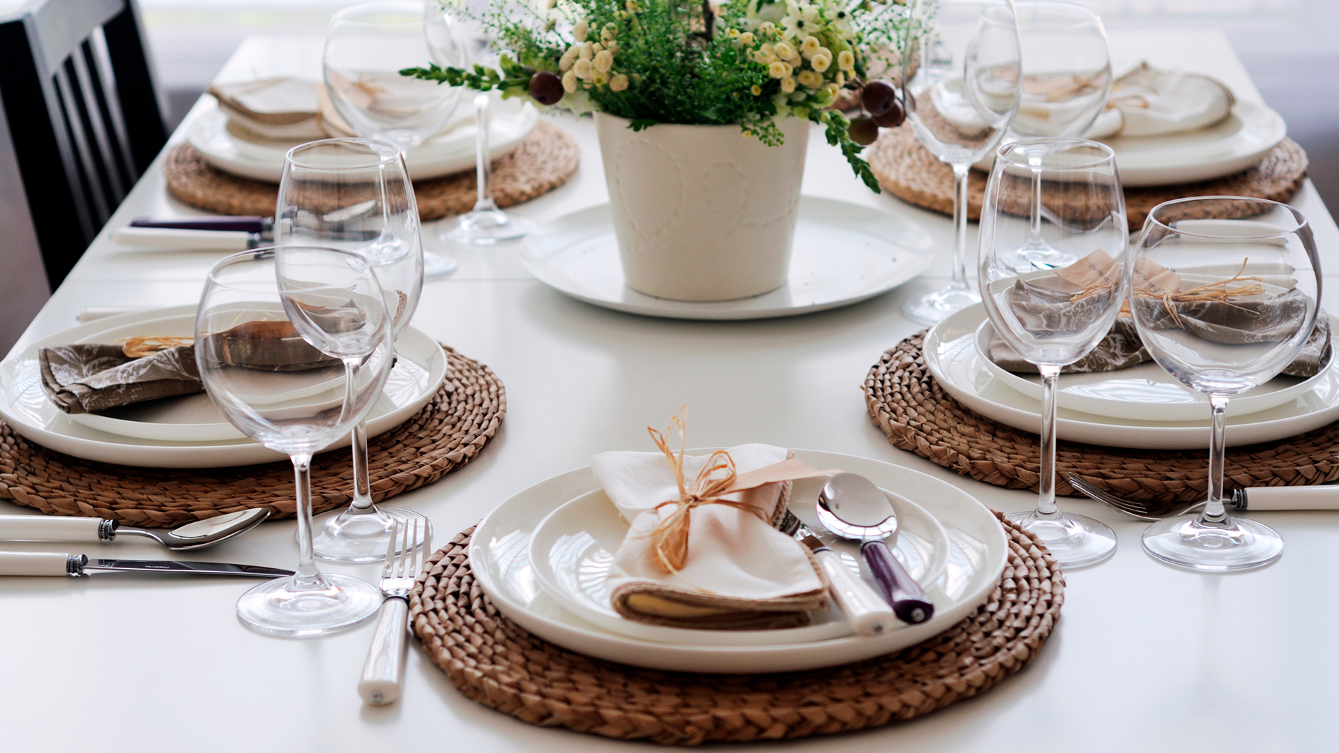 Regras de etiqueta ajudam a nortear organização da mesa