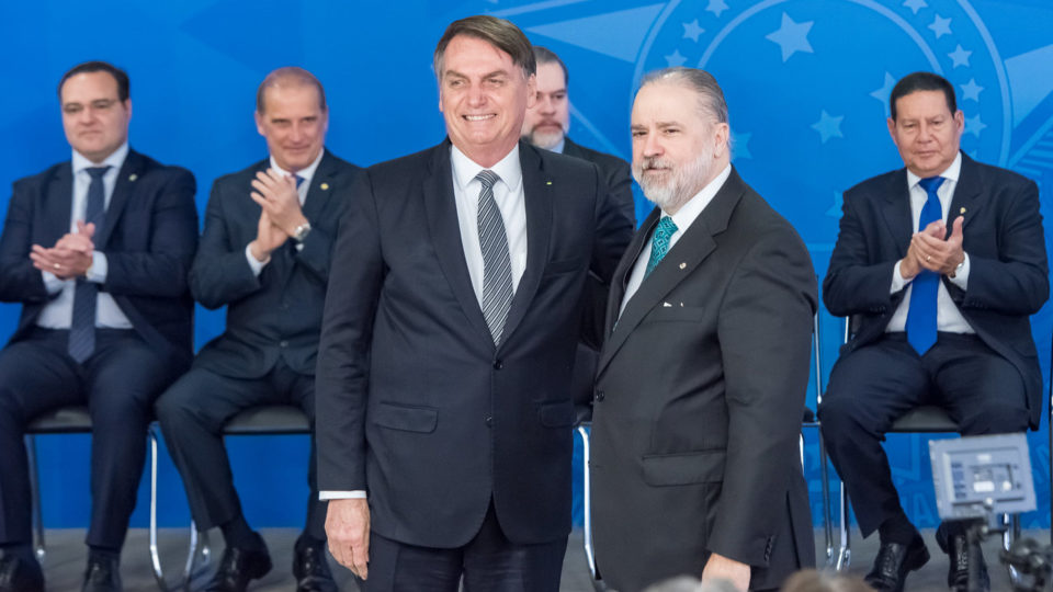 Alinhamento ou independência? O que esperar de um segundo mandato de Augusto Aras na PGR Augusto Aras