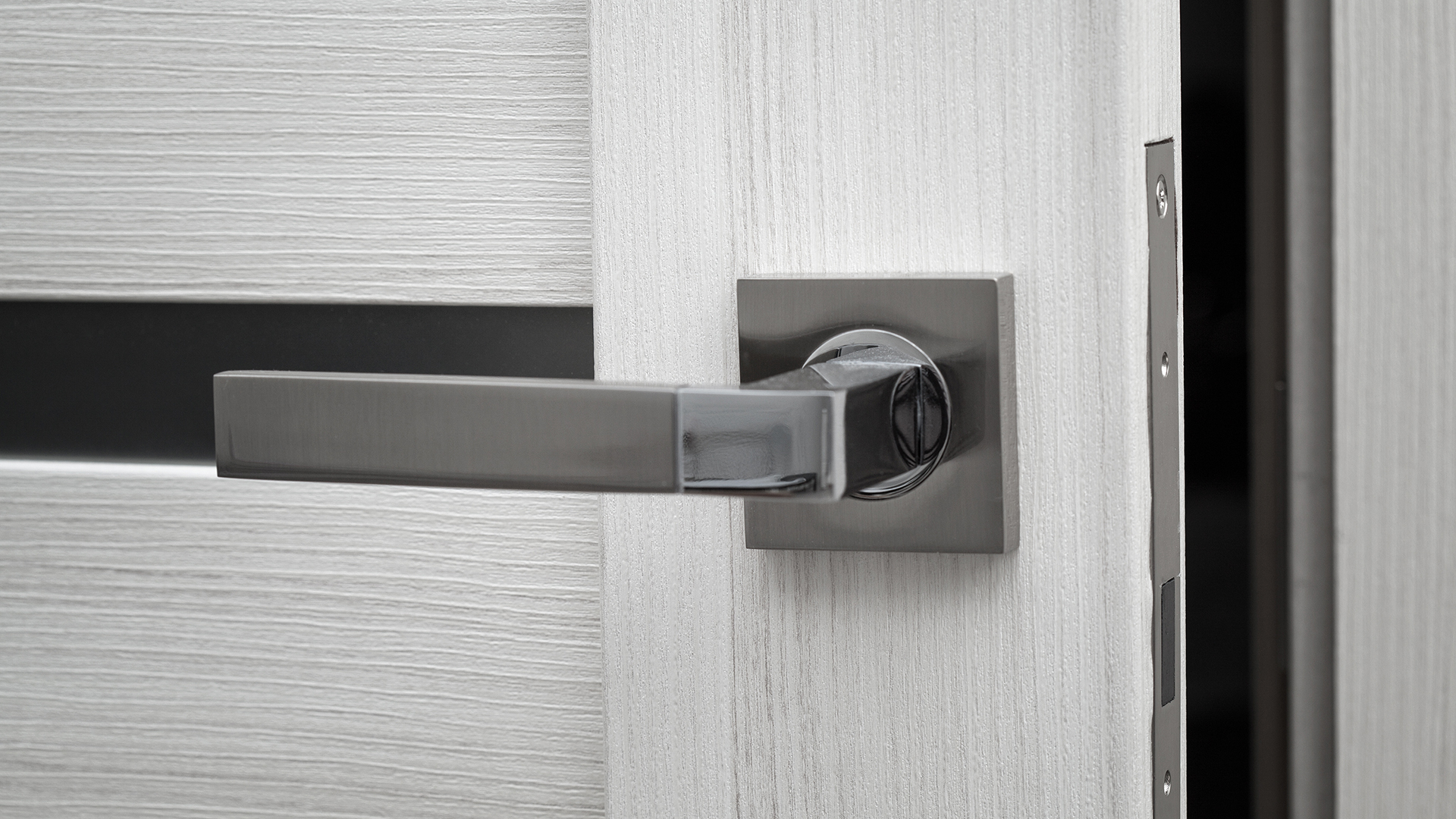 SESMADEIRAS se destaca pelo know-how, capaz de produzir portas seguras, bonitas e versáteis em alta qualidade.