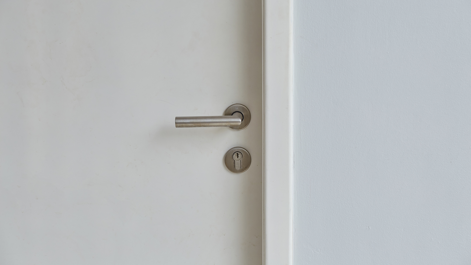 Versátil, porta de PVC pode ser usada em áreas internas e externas.