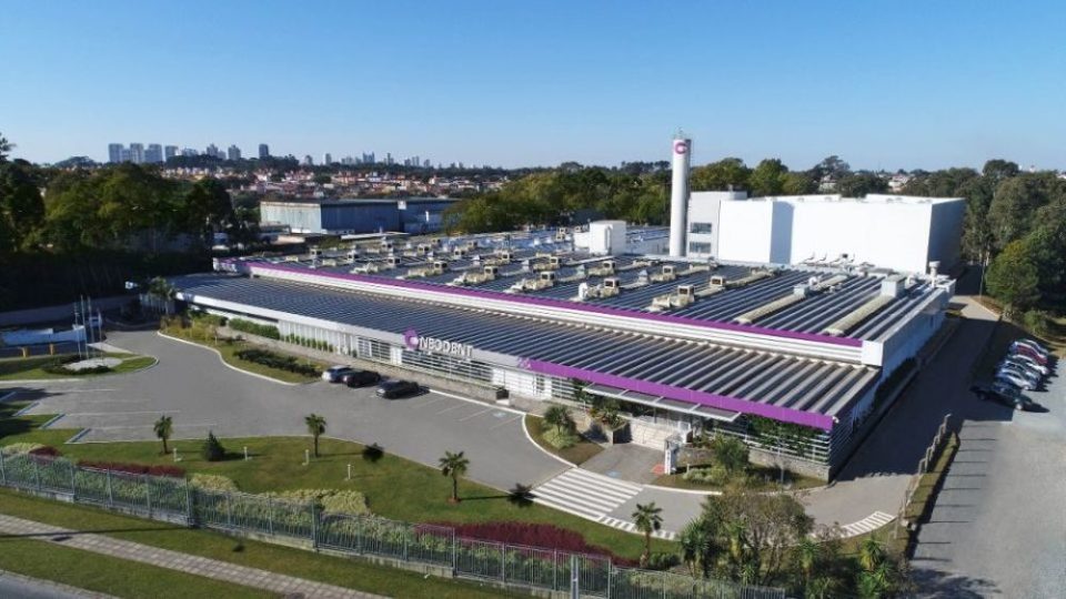 Paranaense Neodent, de implantes dentários, projeta vender 70% mais nos EUA em 2021 Fábrica da Neodent, em Curitiba