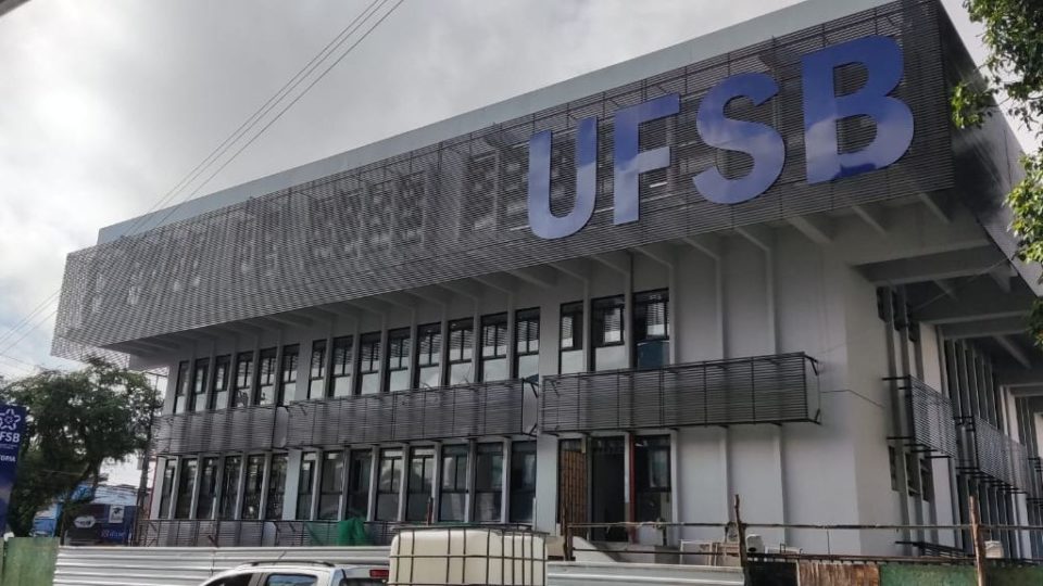 Universidade federal terá cotas para detentos, ex-presidiários e refugiados Universidade Federal do Sul da Bahia (UFSB)