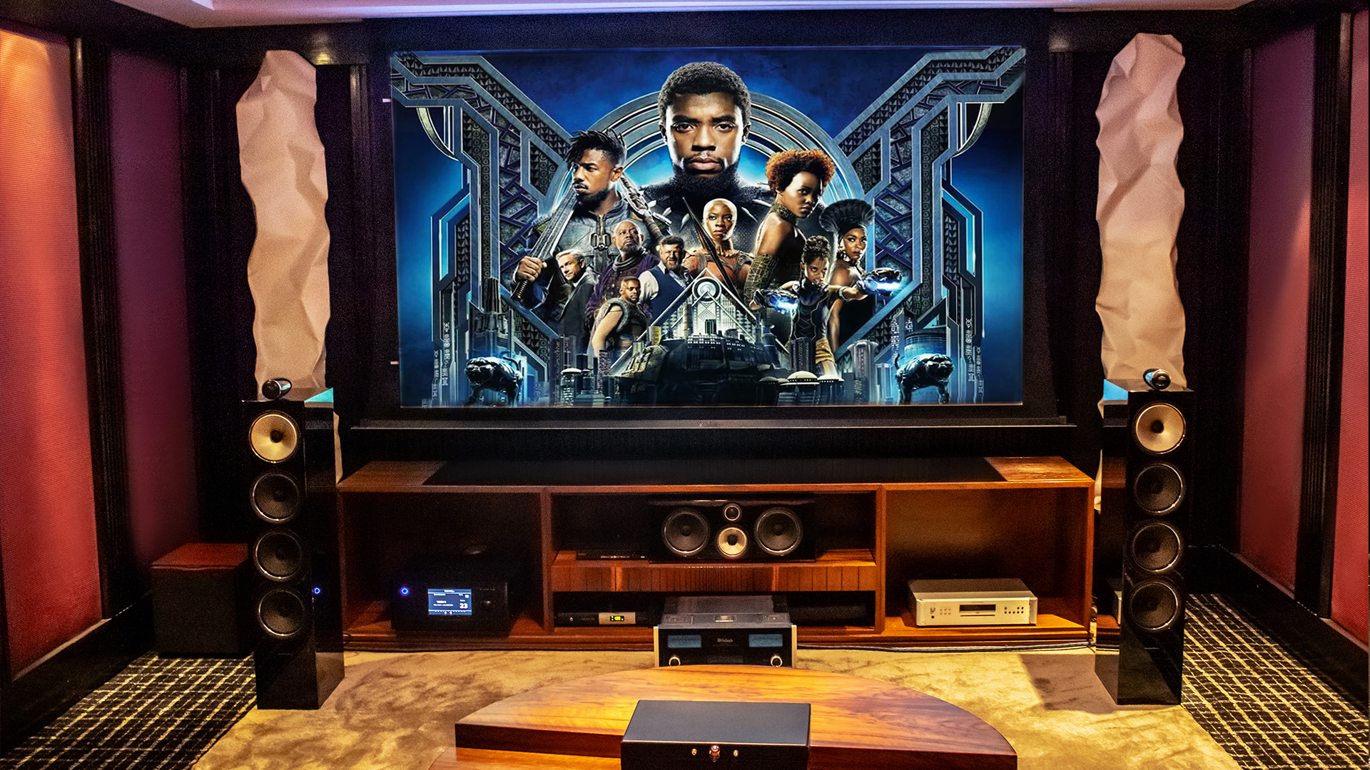 Conheça os melhores produtos de áudio, vídeo e automação no showroom da Euro Audio!