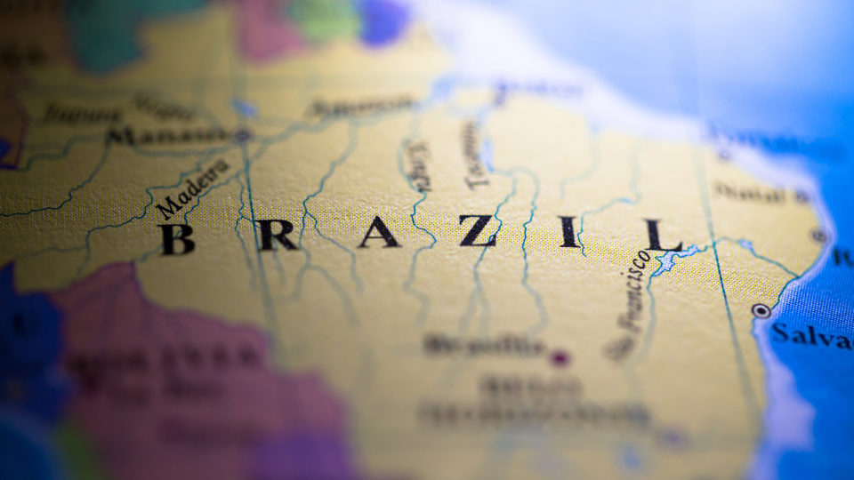Como o Brasil virou refúgio para argentinos que fogem do socialismo Como líbios famélicos rumo à Europa, argentinos têm enfrentado travessias perigosas para tentar a vida num paraíso improvável: o Brasil.
