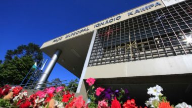 Araucária abre concurso para cargos efetivos Araucária tem 137 mil habitantes e está localizada na RM de Curitiba