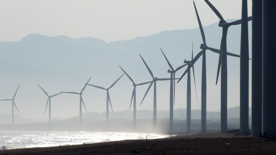 A Catalunha mostra como as energias verdes podem ser renováveis, mas não sustentáveis Parque eólico
