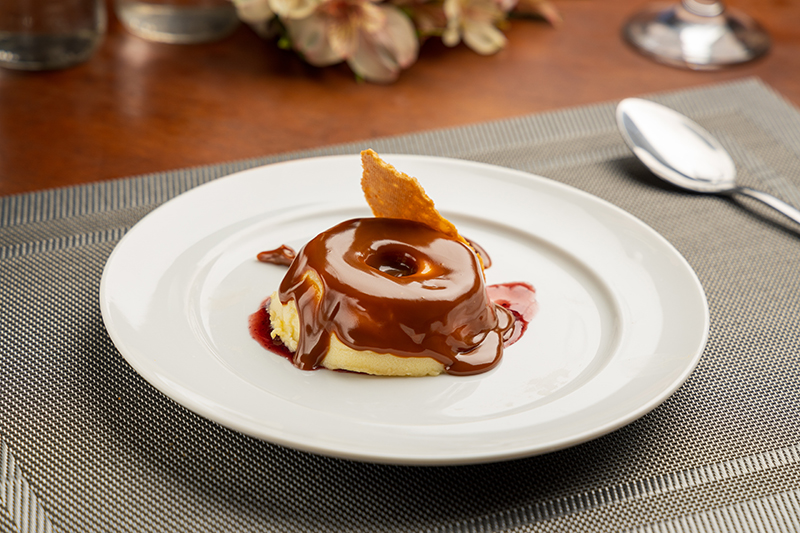 Pudim de leite e doce de leite com rum, do Gianttura Osteria e Empório Pudim de leite e doce de leite com rum, do Gianttura Osteria e Empório