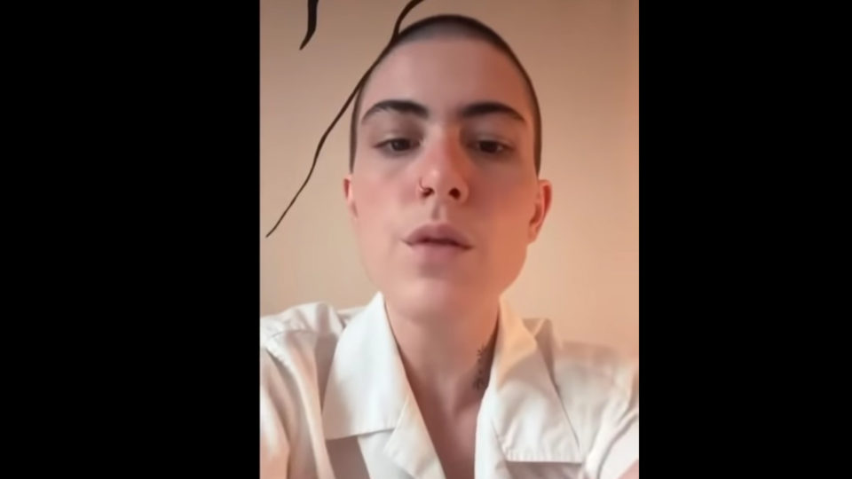 Juiz condena Jovem Pan a pagar R$40 mil a ativista pró-linguagem neutra