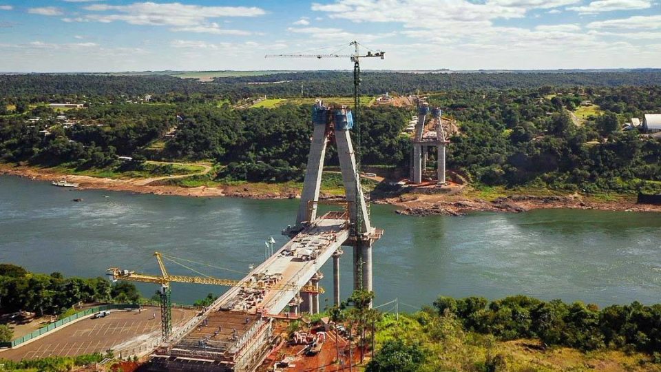 Nome de Jaime Lerner pode batizar nova ponte Brasil-Paraguai Segunda ponte liga Foz do Iguaçu à cidade paraguaia de Presidente Franco